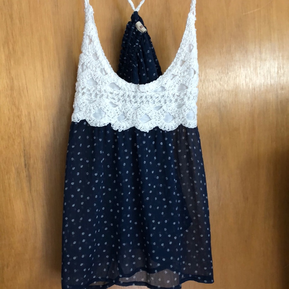 hollister tank